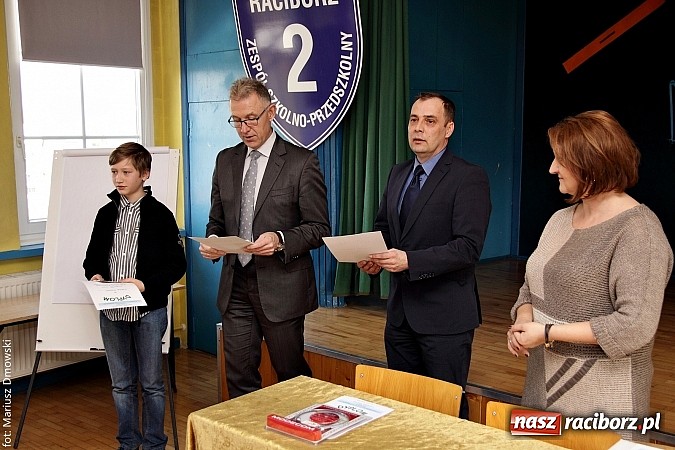 Zdjęcie w galerii na portalu naszraciborz.pl: Najlepsi matematycy z SP 13 zdobyli puchar! wiadomości z regionu