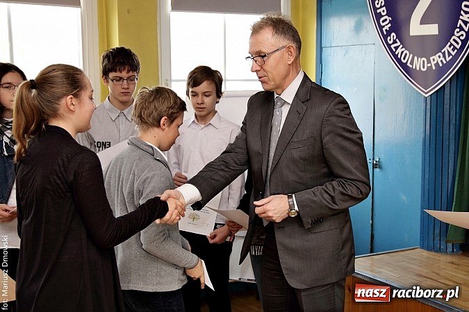 Zdjęcie w galerii na portalu naszraciborz.pl: Najlepsi matematycy z SP 13 zdobyli puchar! wiadomości z regionu