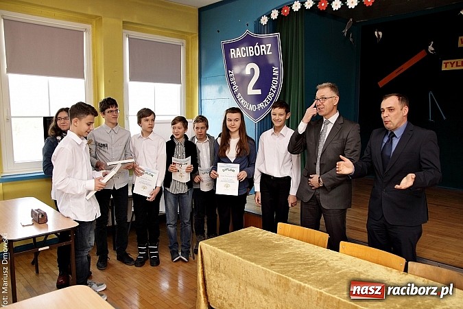 Zdjęcie w galerii na portalu naszraciborz.pl: Najlepsi matematycy z SP 13 zdobyli puchar! wiadomości z regionu