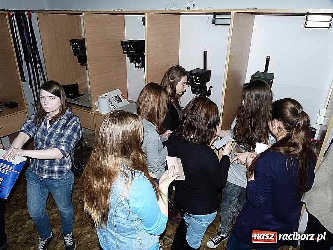 Zdjęcie w galerii na portalu naszraciborz.pl: Uczniowie G1 wystawiają prace w Bibliotece Pedagogicznej  wiadomości z regionu