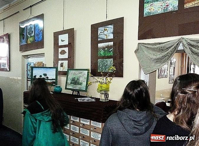 Zdjęcie w galerii na portalu naszraciborz.pl: Uczniowie G1 wystawiają prace w Bibliotece Pedagogicznej  wiadomości z regionu