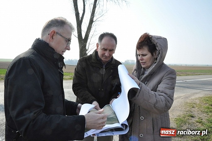 Zdjęcie w galerii na portalu naszraciborz.pl: Pietrowice Wielkie i Racibórz będą wspólnie lobbować na rzecz budowy ścieżki rowerowej wzdłuż DW 416 i ronda na Kolonii Pawłów wiadomości z regionu