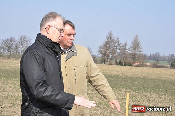 Zdjęcie w galerii na portalu naszraciborz.pl: Pietrowice Wielkie i Racibórz będą wspólnie lobbować na rzecz budowy ścieżki rowerowej wzdłuż DW 416 i ronda na Kolonii Pawłów wiadomości z regionu