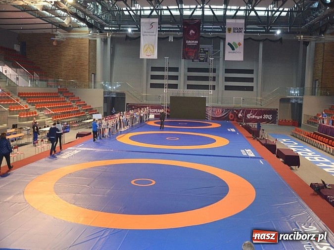 Zdjęcie w galerii na portalu naszraciborz.pl: Rozpoczęły się Mistrzostwa Europy w zapasach wiadomości z regionu