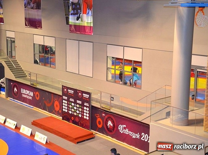 Zdjęcie w galerii na portalu naszraciborz.pl: Rozpoczęły się Mistrzostwa Europy w zapasach wiadomości z regionu