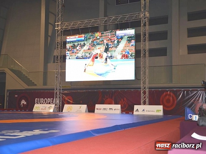 Zdjęcie w galerii na portalu naszraciborz.pl: Rozpoczęły się Mistrzostwa Europy w zapasach wiadomości z regionu