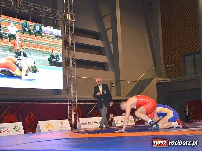 Zdjęcie w galerii na portalu naszraciborz.pl: Rozpoczęły się Mistrzostwa Europy w zapasach wiadomości z regionu