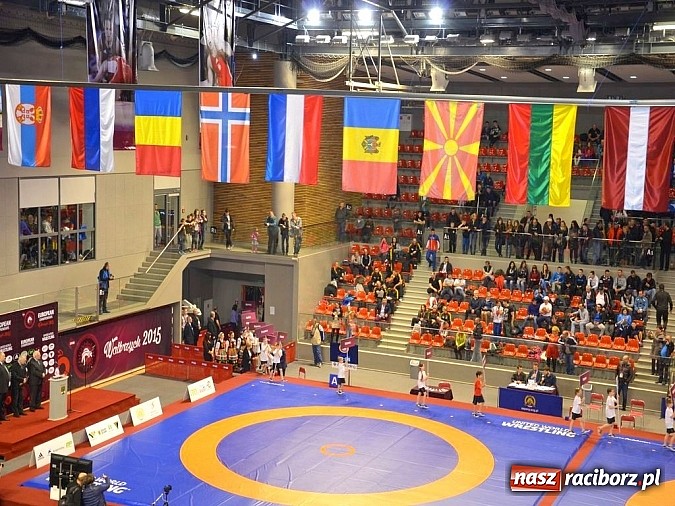 Zdjęcie w galerii na portalu naszraciborz.pl: Rozpoczęły się Mistrzostwa Europy w zapasach wiadomości z regionu