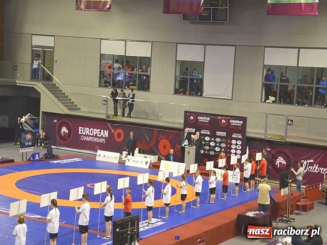 Zdjęcie w galerii na portalu naszraciborz.pl: Rozpoczęły się Mistrzostwa Europy w zapasach wiadomości z regionu