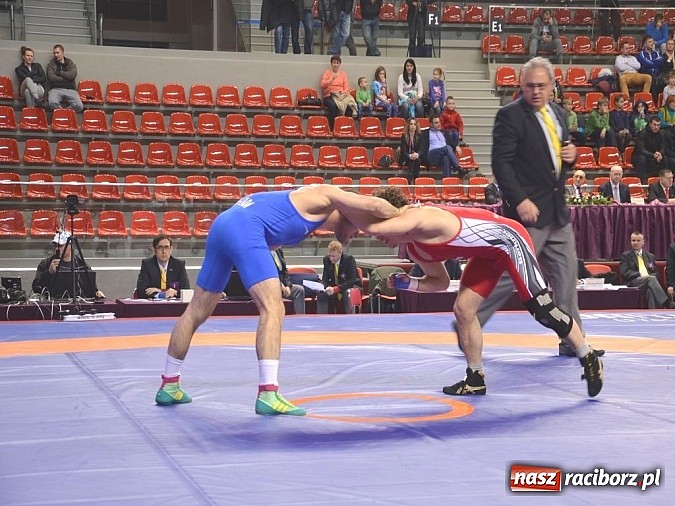 Zdjęcie w galerii na portalu naszraciborz.pl: Rozpoczęły się Mistrzostwa Europy w zapasach wiadomości z regionu