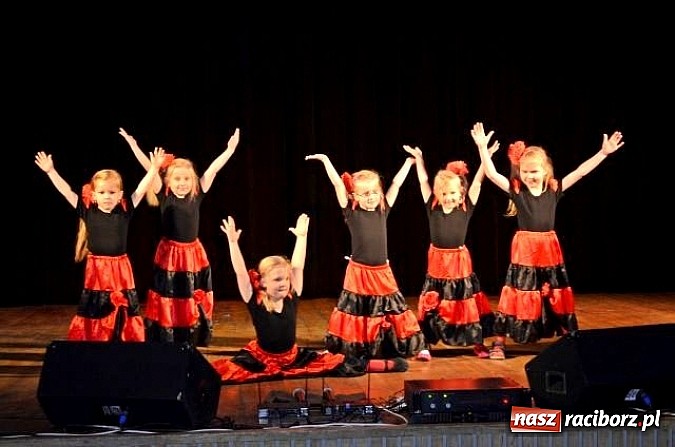 Zdjęcie w galerii na portalu naszraciborz.pl: Mali tancerze z Kuźni Raciborskiej wiadomości z regionu