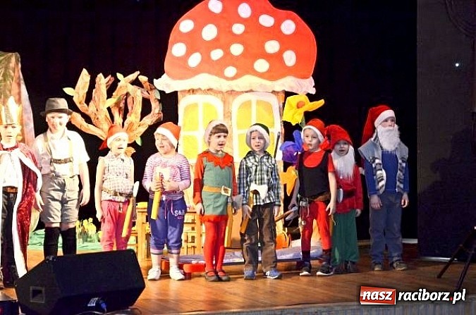 Zdjęcie w galerii na portalu naszraciborz.pl: Mali tancerze z Kuźni Raciborskiej wiadomości z regionu