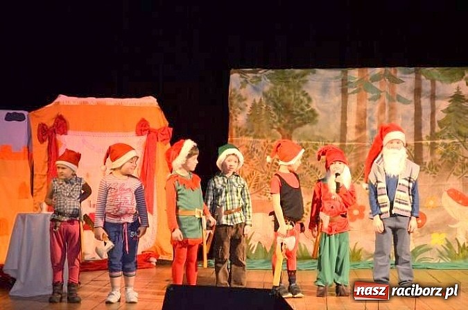 Zdjęcie w galerii na portalu naszraciborz.pl: Mali tancerze z Kuźni Raciborskiej wiadomości z regionu