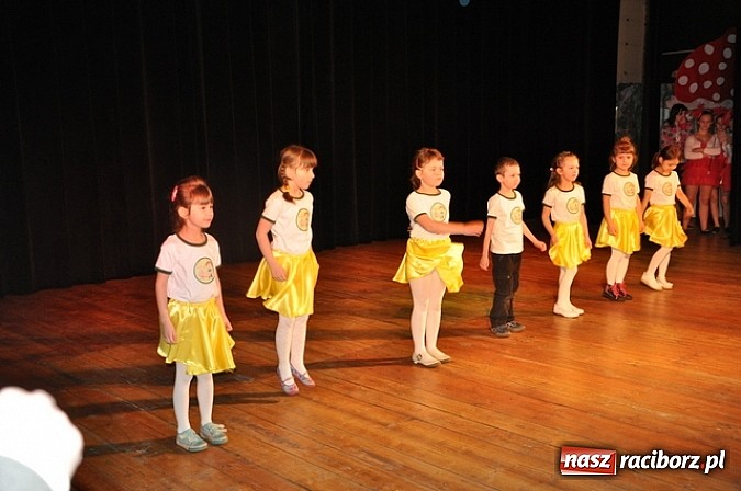 Zdjęcie w galerii na portalu naszraciborz.pl: Mali tancerze z Kuźni Raciborskiej wiadomości z regionu