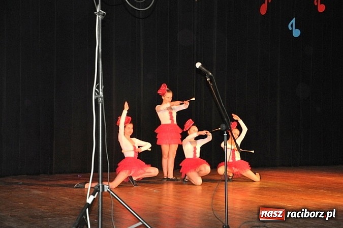 Zdjęcie w galerii na portalu naszraciborz.pl: Mali tancerze z Kuźni Raciborskiej wiadomości z regionu