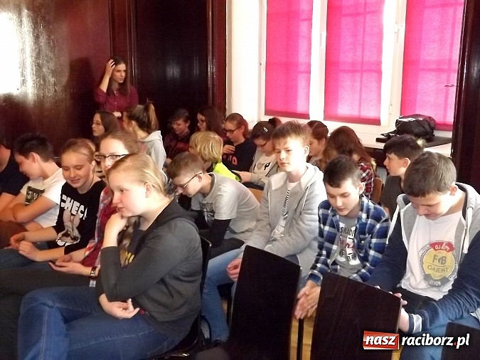 Zdjęcie w galerii na portalu naszraciborz.pl: Bartłomiej Błaszczyk najlepszy w Powiatowym Konkursie Wiedzy o Społeczeństwie wiadomości z regionu