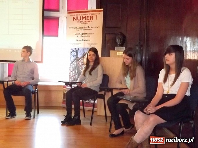 Zdjęcie w galerii na portalu naszraciborz.pl: Bartłomiej Błaszczyk najlepszy w Powiatowym Konkursie Wiedzy o Społeczeństwie wiadomości z regionu