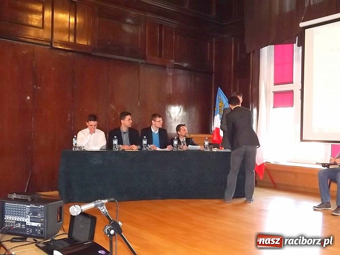 Zdjęcie w galerii na portalu naszraciborz.pl: Bartłomiej Błaszczyk najlepszy w Powiatowym Konkursie Wiedzy o Społeczeństwie wiadomości z regionu