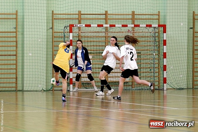 Zdjęcie w galerii na portalu naszraciborz.pl: Piłkarki Ekonomika najlepsze w makroregionie wiadomości z regionu