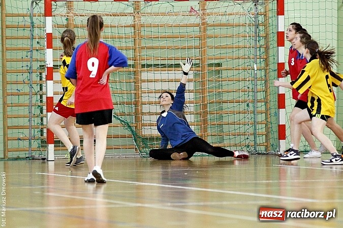 Zdjęcie w galerii na portalu naszraciborz.pl: Piłkarki Ekonomika najlepsze w makroregionie wiadomości z regionu