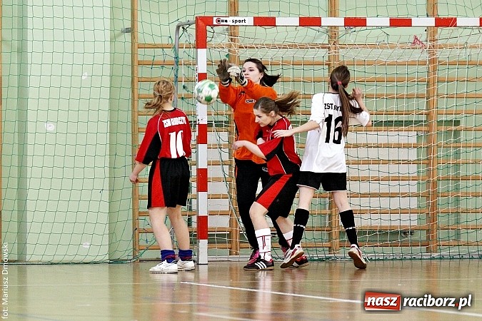 Zdjęcie w galerii na portalu naszraciborz.pl: Piłkarki Ekonomika najlepsze w makroregionie wiadomości z regionu