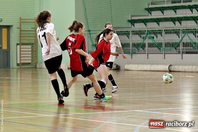 Zdjęcie w galerii na portalu naszraciborz.pl: Piłkarki Ekonomika najlepsze w makroregionie wiadomości z regionu
