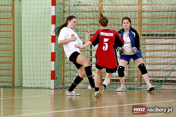 Zdjęcie w galerii na portalu naszraciborz.pl: Piłkarki Ekonomika najlepsze w makroregionie wiadomości z regionu