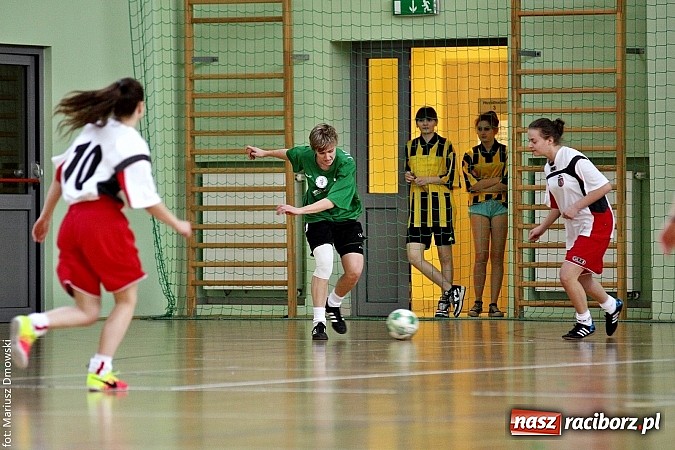 Zdjęcie w galerii na portalu naszraciborz.pl: Piłkarki Ekonomika najlepsze w makroregionie wiadomości z regionu