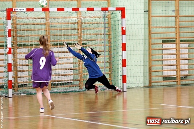 Zdjęcie w galerii na portalu naszraciborz.pl: Piłkarki Ekonomika najlepsze w makroregionie wiadomości z regionu