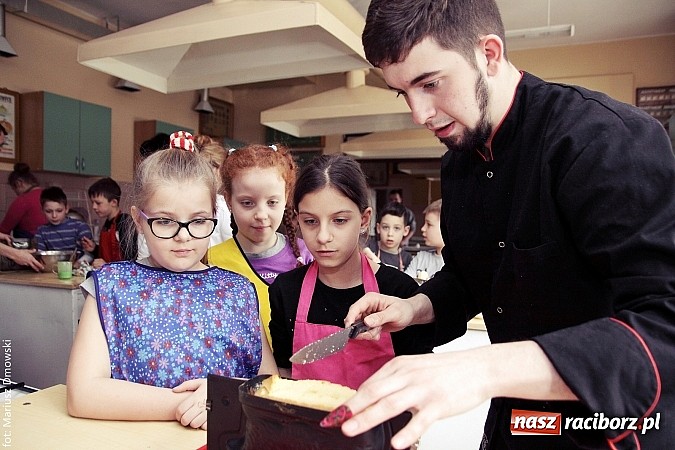 Zdjęcie w galerii na portalu naszraciborz.pl: Baranki i zajączki w wykonaniu uczniów SP 4 i ZSZ  wiadomości z regionu