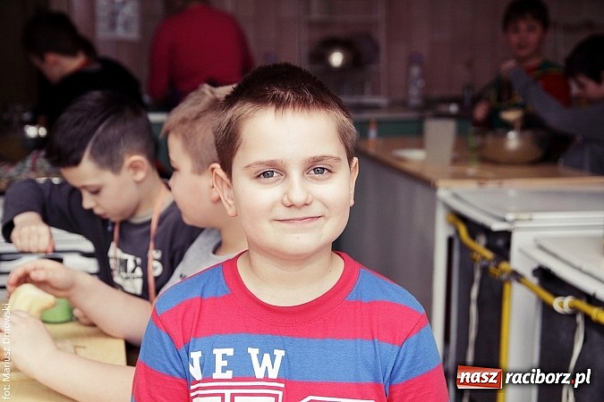 Zdjęcie w galerii na portalu naszraciborz.pl: Baranki i zajączki w wykonaniu uczniów SP 4 i ZSZ  wiadomości z regionu