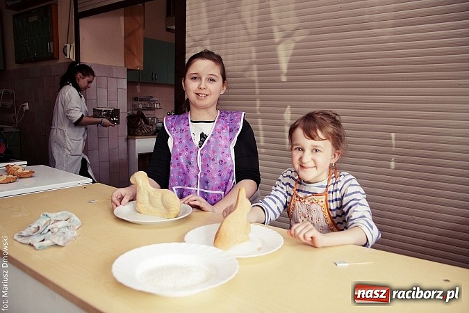Zdjęcie w galerii na portalu naszraciborz.pl: Baranki i zajączki w wykonaniu uczniów SP 4 i ZSZ  wiadomości z regionu