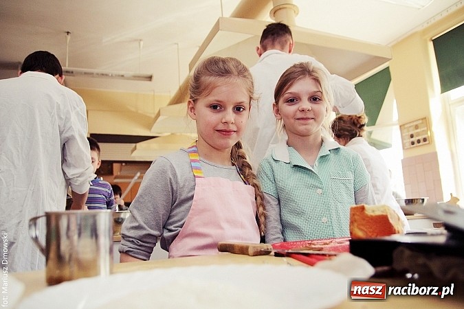 Zdjęcie w galerii na portalu naszraciborz.pl: Baranki i zajączki w wykonaniu uczniów SP 4 i ZSZ  wiadomości z regionu