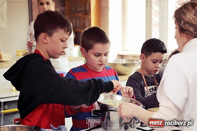 Zdjęcie w galerii na portalu naszraciborz.pl: Baranki i zajączki w wykonaniu uczniów SP 4 i ZSZ  wiadomości z regionu