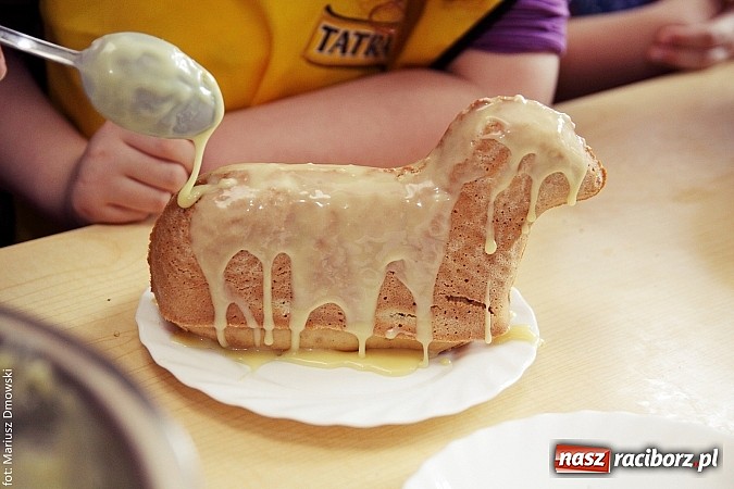 Zdjęcie w galerii na portalu naszraciborz.pl: Baranki i zajączki w wykonaniu uczniów SP 4 i ZSZ  wiadomości z regionu