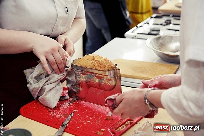 Zdjęcie w galerii na portalu naszraciborz.pl: Baranki i zajączki w wykonaniu uczniów SP 4 i ZSZ  wiadomości z regionu