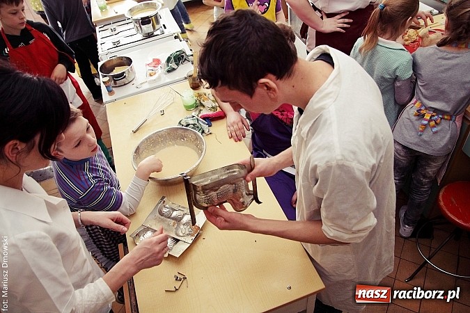 Zdjęcie w galerii na portalu naszraciborz.pl: Baranki i zajączki w wykonaniu uczniów SP 4 i ZSZ  wiadomości z regionu