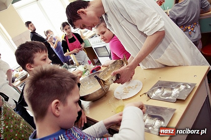 Zdjęcie w galerii na portalu naszraciborz.pl: Baranki i zajączki w wykonaniu uczniów SP 4 i ZSZ  wiadomości z regionu