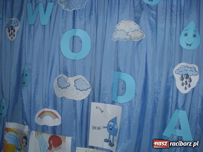 Zdjęcie w galerii na portalu naszraciborz.pl: Zabawy z kropelkami, czyli Międzynarodowy Dzień Wody w P17  wiadomości z regionu