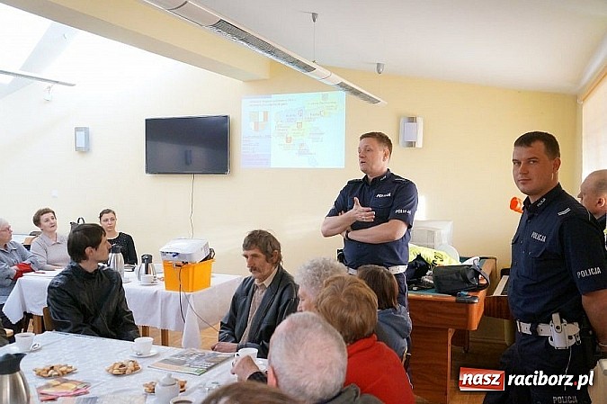 Zdjęcie w galerii na portalu naszraciborz.pl: Spotkania z policjantami w Strzybniku i Modzurowie  wiadomości z regionu