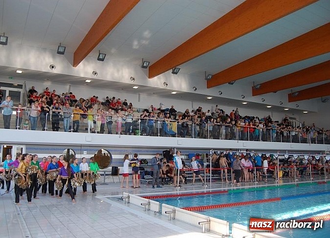 Zdjęcie w galerii na portalu naszraciborz.pl: Międzyszkolne Mistrzostwa Szkół Sportowych w H2Ostróg zakończone. Sukcesy młodych pływaków z raciborskich szkół  wiadomości z regionu