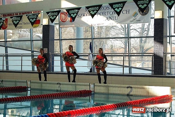 Zdjęcie w galerii na portalu naszraciborz.pl: Międzyszkolne Mistrzostwa Szkół Sportowych w H2Ostróg zakończone. Sukcesy młodych pływaków z raciborskich szkół  wiadomości z regionu