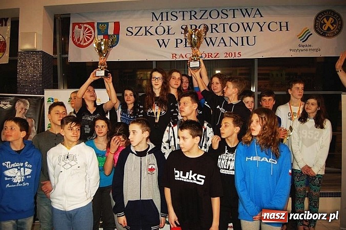 Zdjęcie w galerii na portalu naszraciborz.pl: Międzyszkolne Mistrzostwa Szkół Sportowych w H2Ostróg zakończone. Sukcesy młodych pływaków z raciborskich szkół  wiadomości z regionu