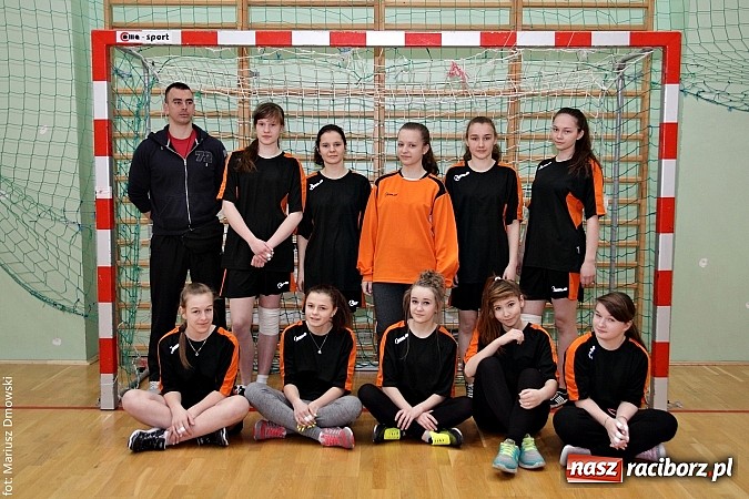 Zdjęcie w galerii na portalu naszraciborz.pl: Gimnazjalne finały piłki ręcznej - zobacz, kto wygrał  wiadomości z regionu