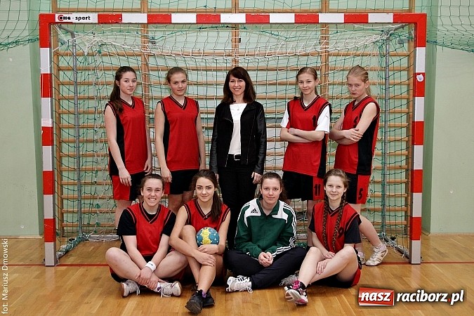 Zdjęcie w galerii na portalu naszraciborz.pl: Gimnazjalne finały piłki ręcznej - zobacz, kto wygrał  wiadomości z regionu