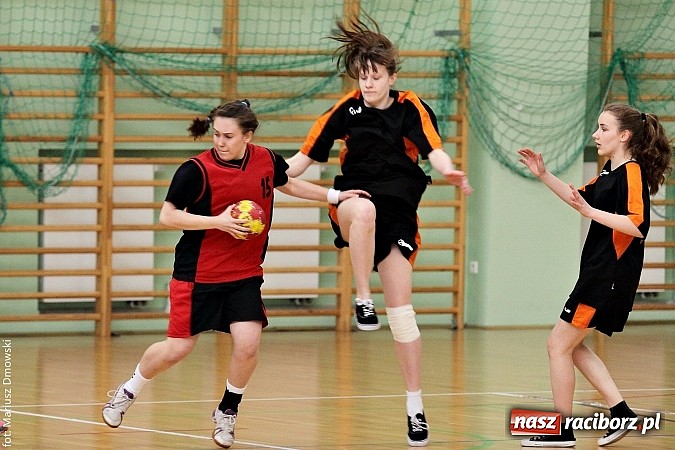 Zdjęcie w galerii na portalu naszraciborz.pl: Gimnazjalne finały piłki ręcznej - zobacz, kto wygrał  wiadomości z regionu