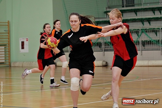 Zdjęcie w galerii na portalu naszraciborz.pl: Gimnazjalne finały piłki ręcznej - zobacz, kto wygrał  wiadomości z regionu