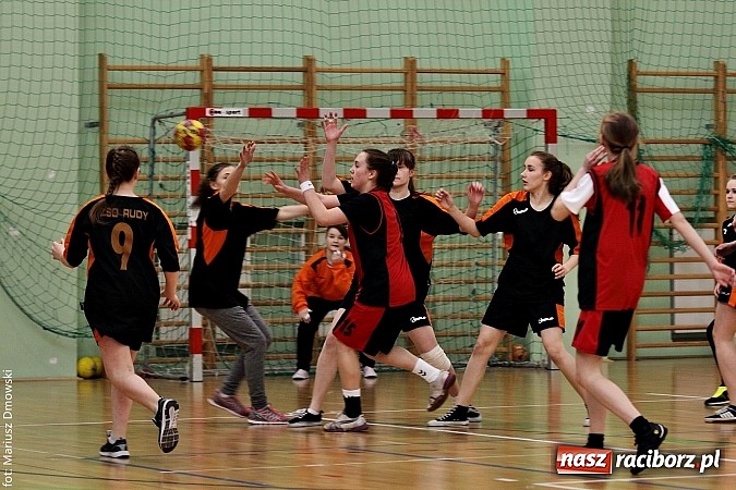 Zdjęcie w galerii na portalu naszraciborz.pl: Gimnazjalne finały piłki ręcznej - zobacz, kto wygrał  wiadomości z regionu