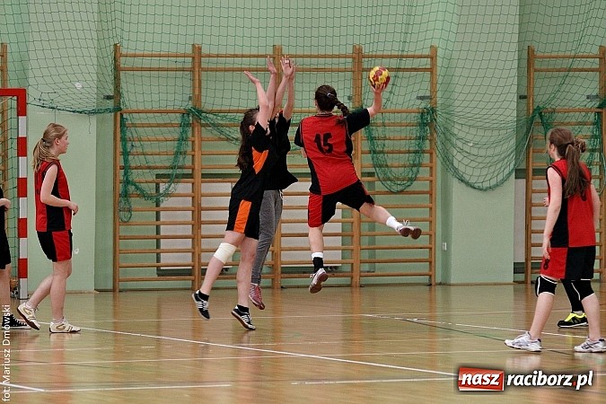 Zdjęcie w galerii na portalu naszraciborz.pl: Gimnazjalne finały piłki ręcznej - zobacz, kto wygrał  wiadomości z regionu