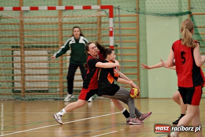Zdjęcie w galerii na portalu naszraciborz.pl: Gimnazjalne finały piłki ręcznej - zobacz, kto wygrał  wiadomości z regionu